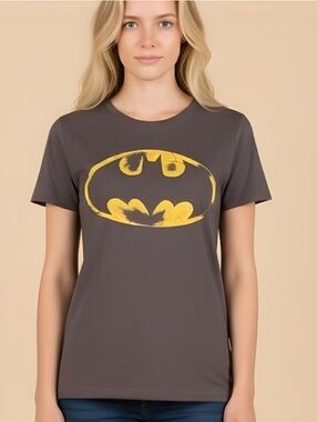 Vintage Batman Tee Size Medium Gray with Yellow Logo Unisex